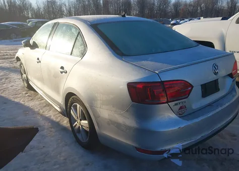 2014 Volkswagen Jetta Hybrid Sel from USA, damaged, VIN 3VW637AJXEM229983